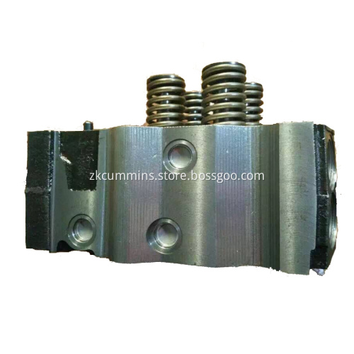 3646323 Cummins Cylinder Head
